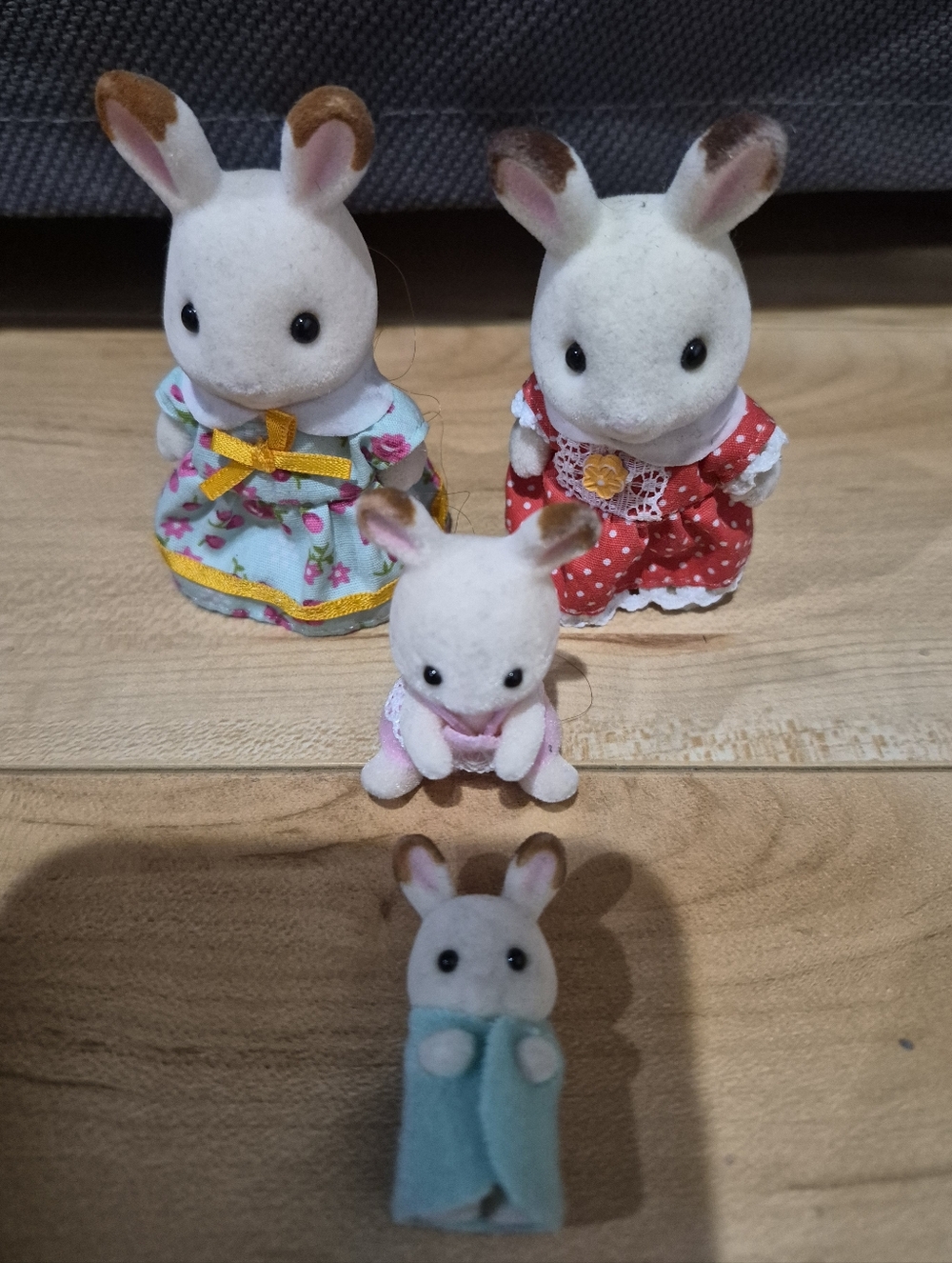 4 Calico Critters Sylvanian Family chocolate rabbits